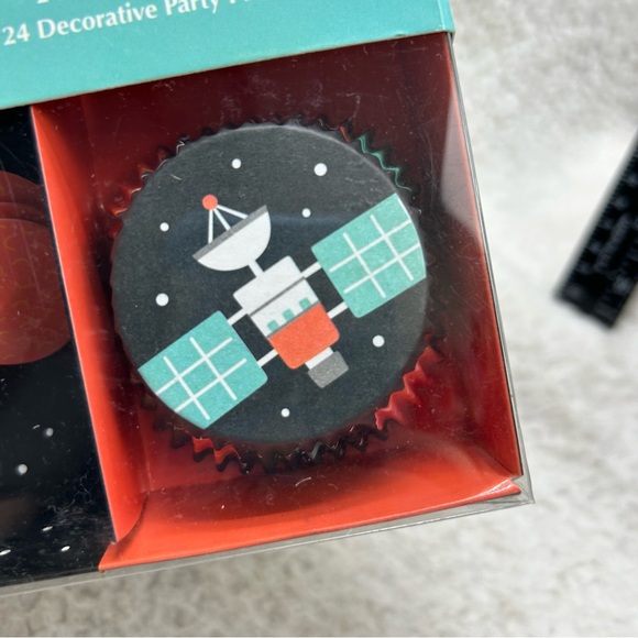 Design Cupcake Decoration 2 kits outer space 48 cupcake liners & 48 party picks - Picture 5 of 8